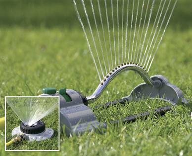 Oscillating/9-in-1 Sprinkler