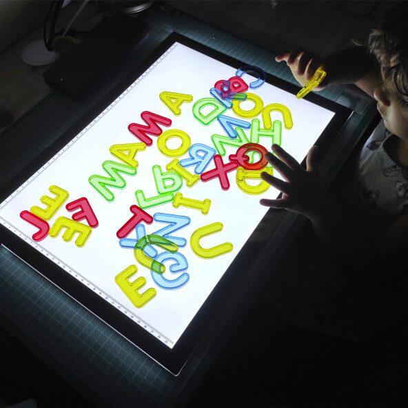TOYLINO(R) 				Accessoires pour table lumineuse