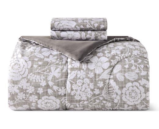 Huntington Home 
 3-Piece Reversible Bedding Set