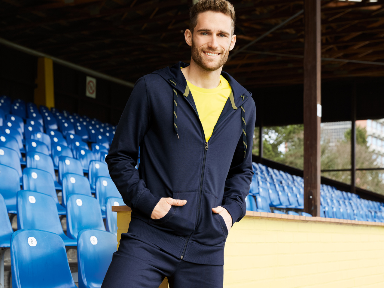CRIVIT(R) Herren Sweatjacke1
