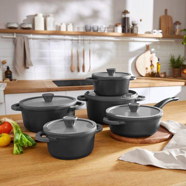 CROFTON(R) 				Kookpot, 18 cm
