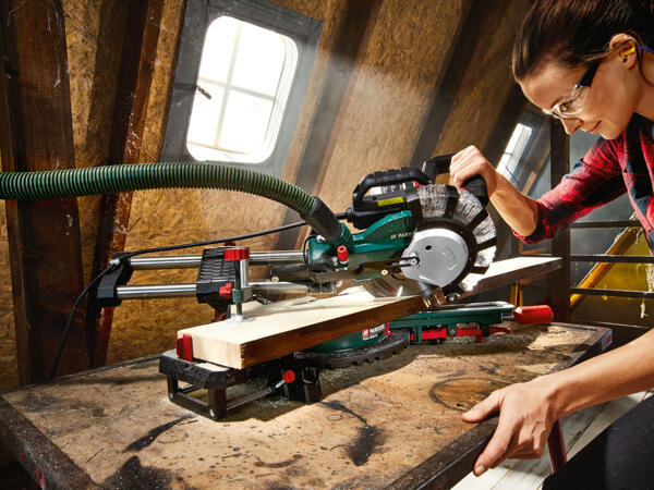 Sliding Compound Mitre Saw