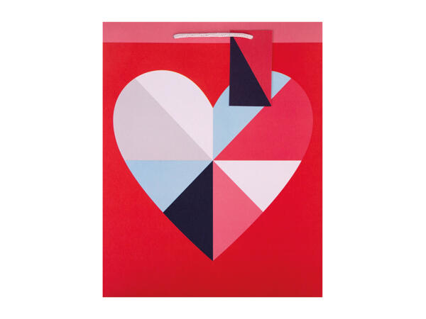 Hallmark Valentine's Cards & Gift Bags