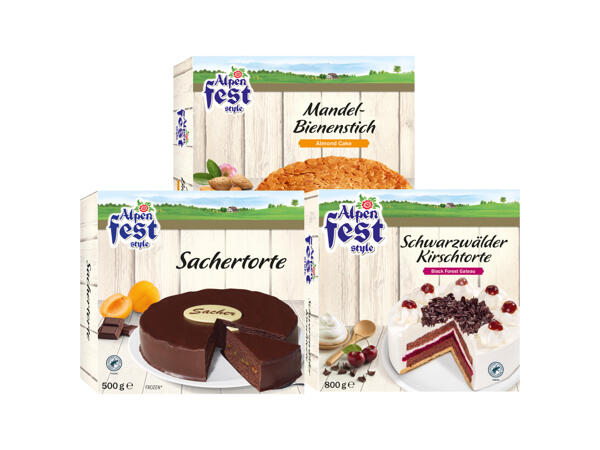 Sacher-/Mandeltårta/ Gräddtårta med körsbär