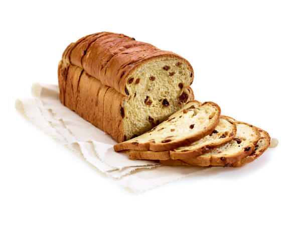 Pain aux raisins coupé