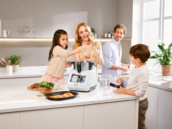 Multi-functional Food Processor with Cooking Function "Monsieur Cuisine Smart"