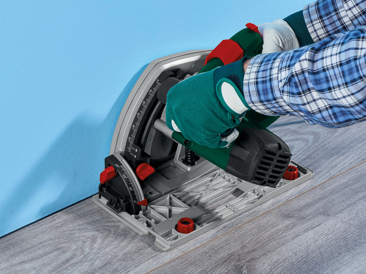Parkside 1200W Plunge Saw with Guide Rail1