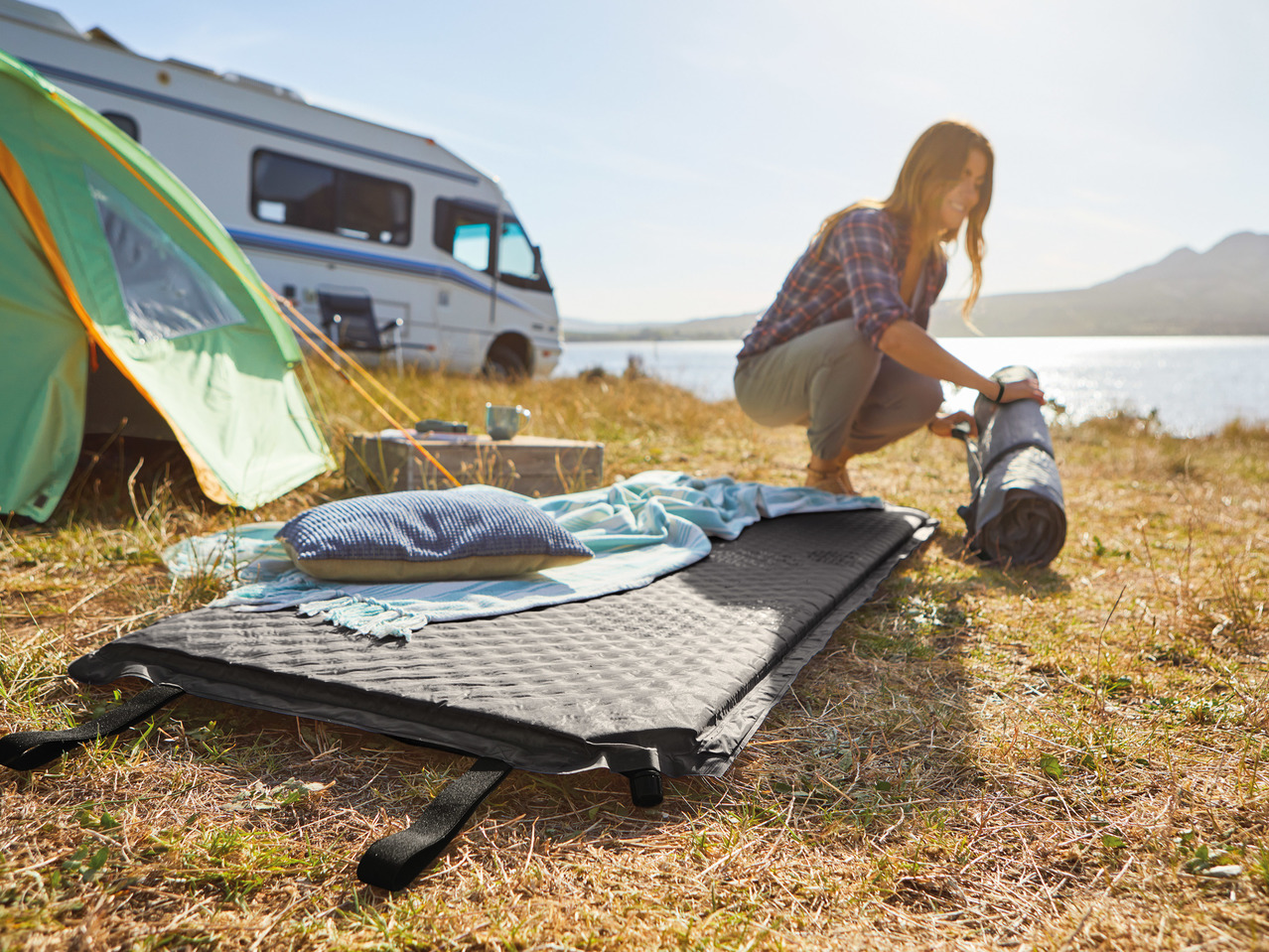 Crivit Self-Inflating Thermal Camping Mat1