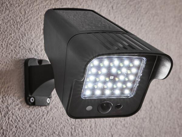 Motion Sensor Light with Dummy Camera