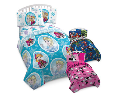 Twin Size Comforter and Sheet Set