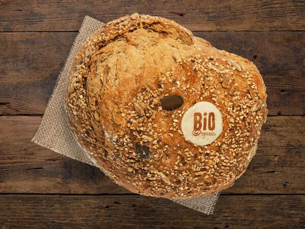 Pain bio cuit au four à bois PurÉpeautre (valable uniquement en Suisse alémanique et en Suisse romande)