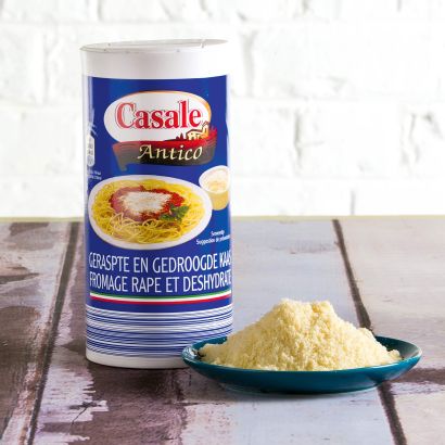 Geriebener italienischer Käse