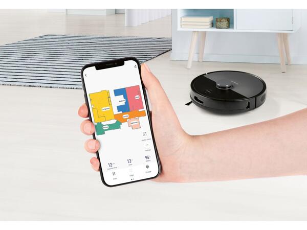 Self-emptying robot vacuum cleaner