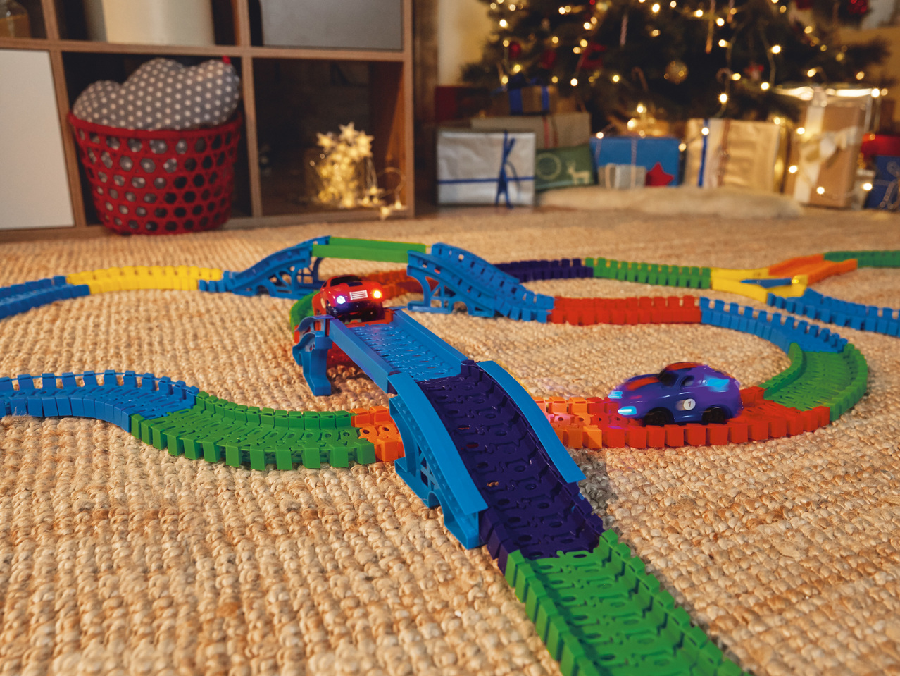 PLAYTIVE JUNIOR(R) Rennstrecke