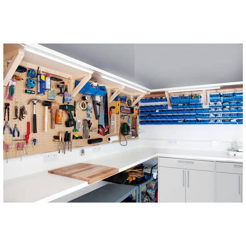 Linkable LED Utility Light