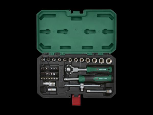 Socket Set with Swivel Head Ratchet Handle