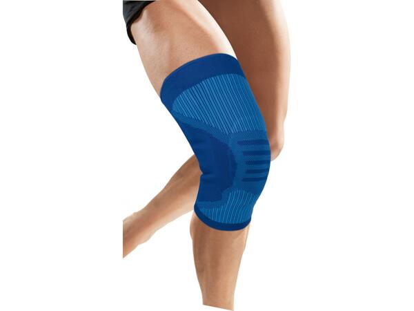 Knee brace with cooling pads