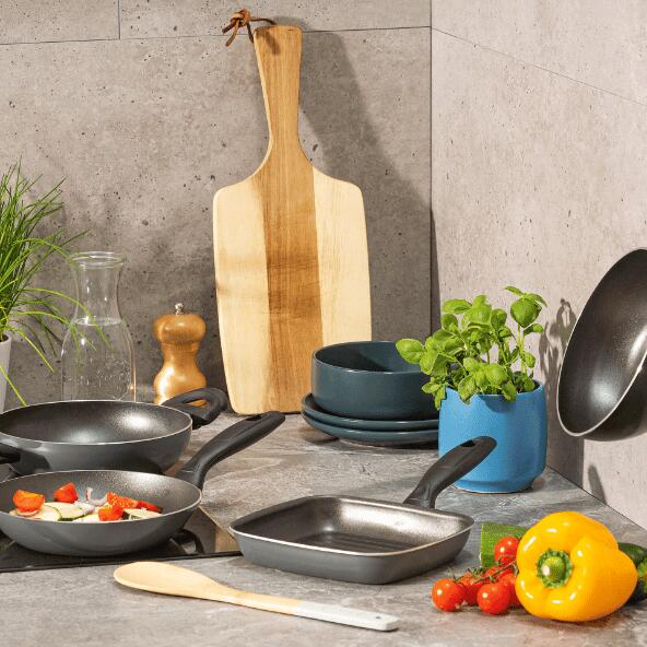 HOME CREATION KITCHEN(R) 				Kleine kookpot of pan