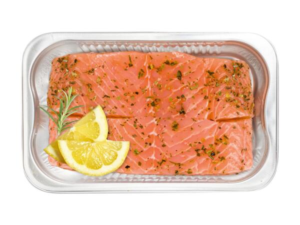 Frischer Ofenlachs mariniert