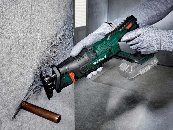 Cordless Sabre Saw