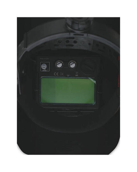 Welding helmet