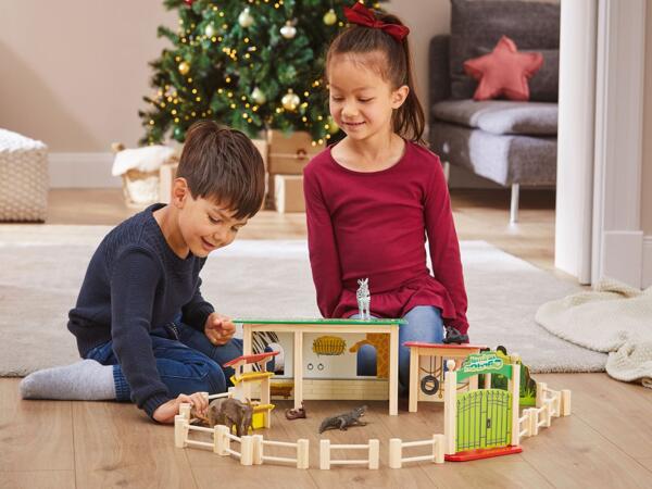 Animal Adventures Wooden Farm Yard/​Zoo