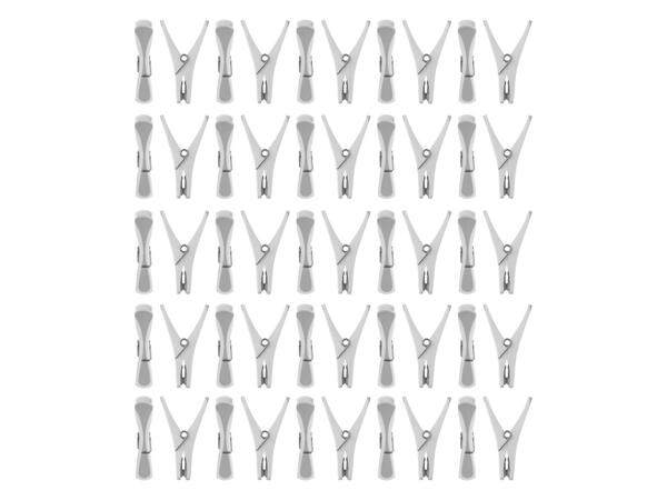 50 clothes pegs