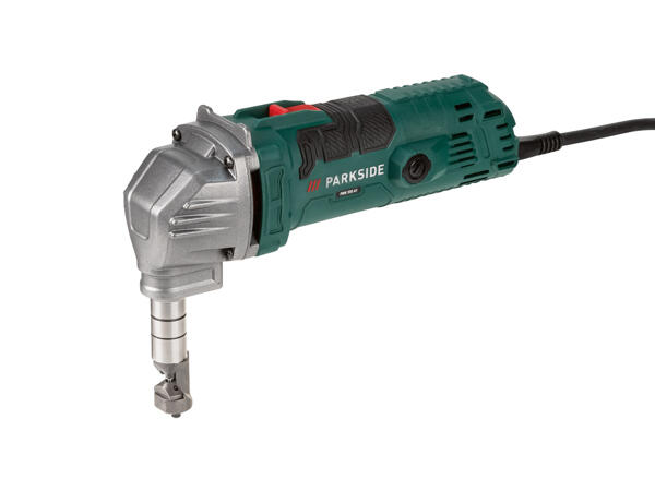 PROSTŘIHOVAČ PLECHU 550 W