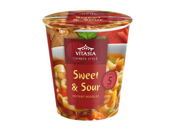 INSTANTNÍ NUDLE V KELÍMKU