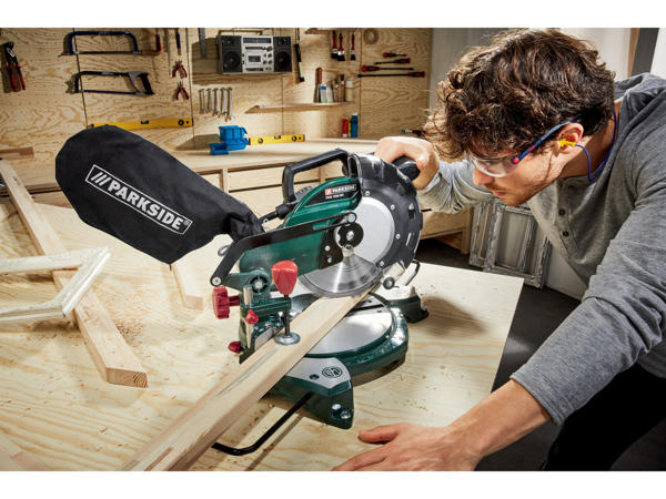 Cross Cut Mitre Saw