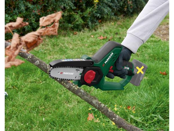 Cordless pruning saw