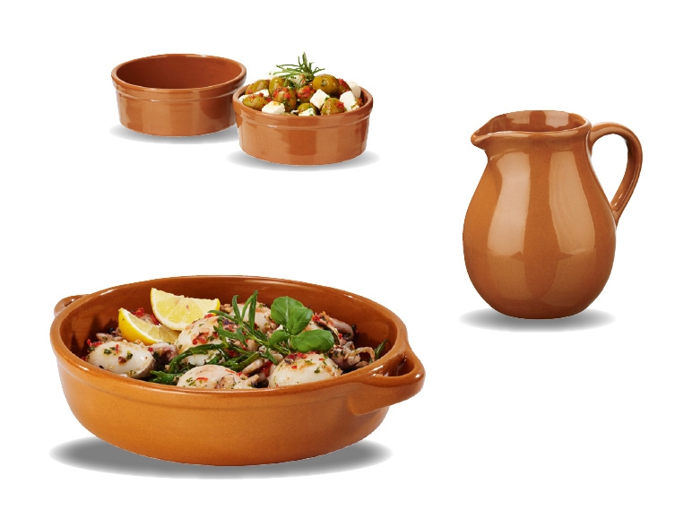 Assortiment de plats en céramique