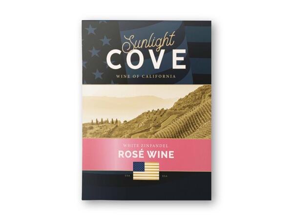 Sunlight Cove Pinot Noir Zinfandel, Chardonnay eller rosé.