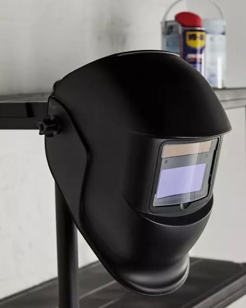 Welding helmet