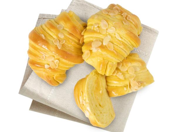 Briocheteig Croissant mit Cremefüllung