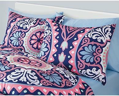 Huntington Home Complete Bed Set