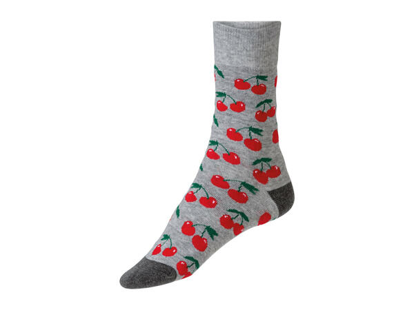 Adults' Socks Display