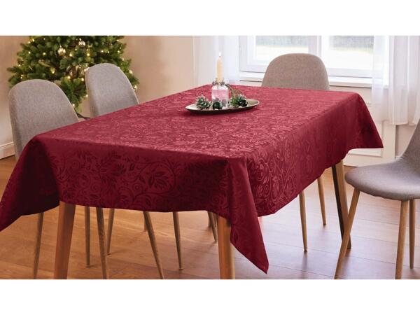 Tablecloth/Table Runner