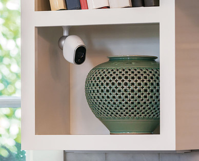 NETGEAR Arlo Smart Home – Kabelloses Sicherheitssystem mit 2 HD-Kameras (VMS 3230)