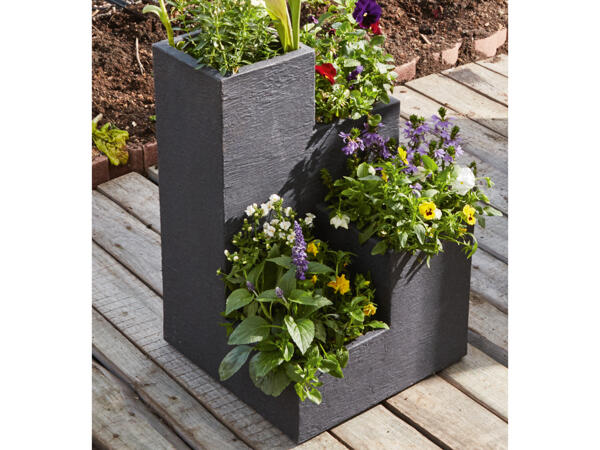 Pot de fleurs en escalier