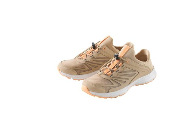 Ladies' outdoor shoes