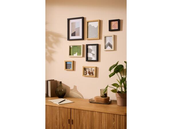 Photo frame set or photo frame