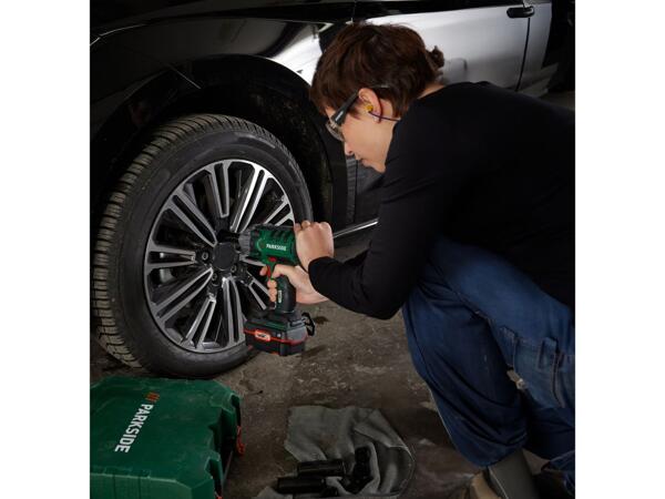 Cordless impact wrench