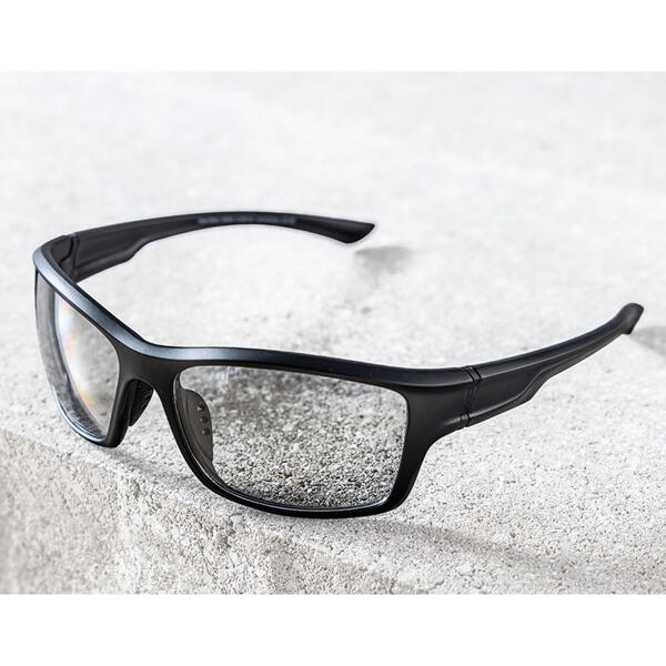 Sport-Brille mit selbsttönenden Gläsern