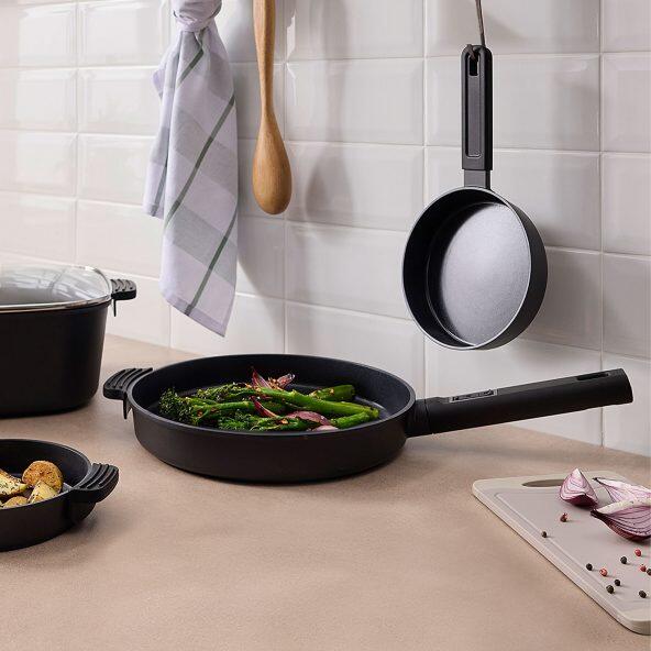 CROFTON(R) 				Aluminiumguss-Pfanne, 28 cm