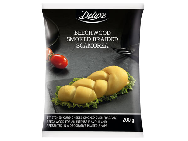 Geräucherter Scamorza in Zopfform