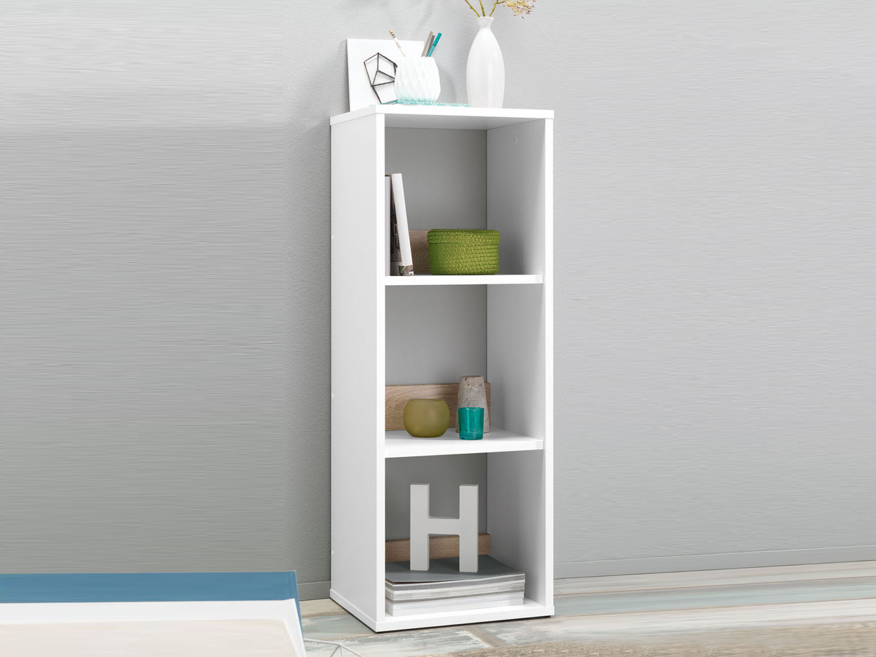 Shelving Unit with 3 Shelves