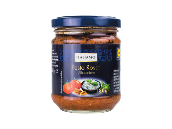 Red pesto sauce in Sicilian style