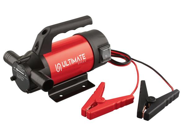 Oil pump with pump nozzle