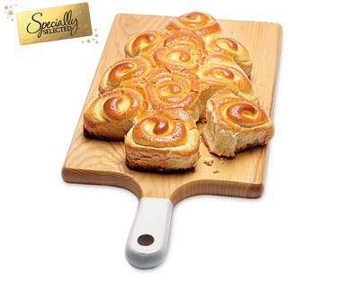 Specially Selected Christmas Tree Brioche